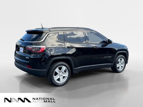 Used 2022 Jeep Compass Latitude FWD image 5