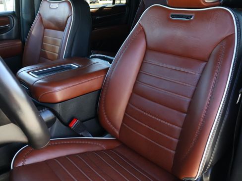 Used 2024 GMC Yukon XL Denali Ultimate image 19