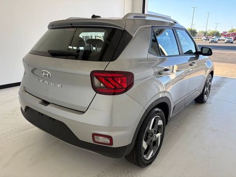 Used 2024 Hyundai Venue SEL FWD image 23
