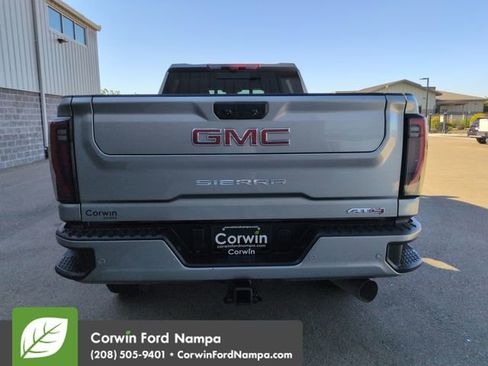 Used 2024 GMC Sierra 2500 AT4 w/ Technology Package AWD/4WD image 4