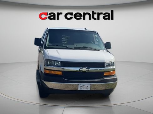 Used 2021 Chevrolet Express 2500 w/ Driver Convenience Package RWD image 9