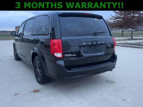 Used 2018 Dodge Grand Caravan SE image 4