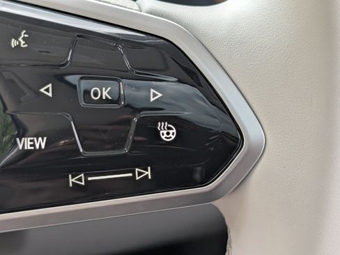 Used 2025 Volkswagen ID. Buzz Pro S Plus RWD image 38
