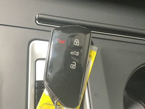 Used 2026 Volkswagen Atlas SE AWD/4WD image 37