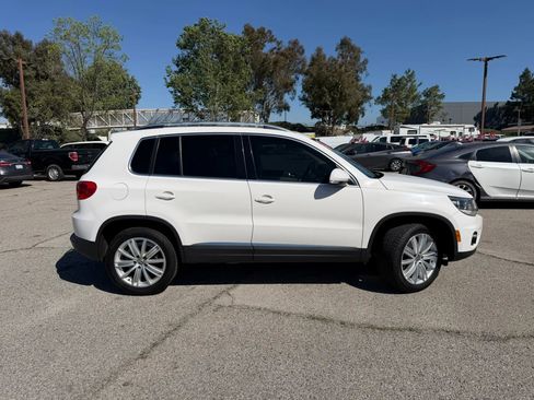 Used 2013 Volkswagen Tiguan SE FWD image 2