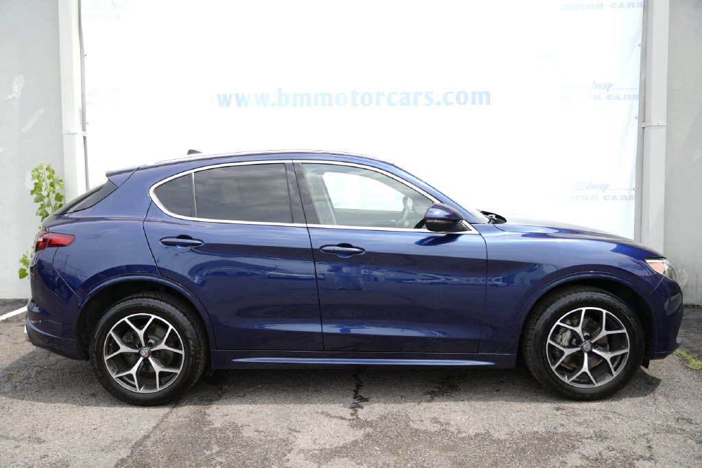 Used 2021 Alfa Romeo Stelvio Ti AWD/4WD image 5