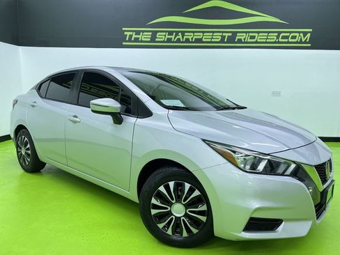 Used 2021 Nissan Versa SV FWD image 1