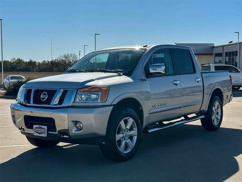 Used 2014 Nissan Titan SL image 7