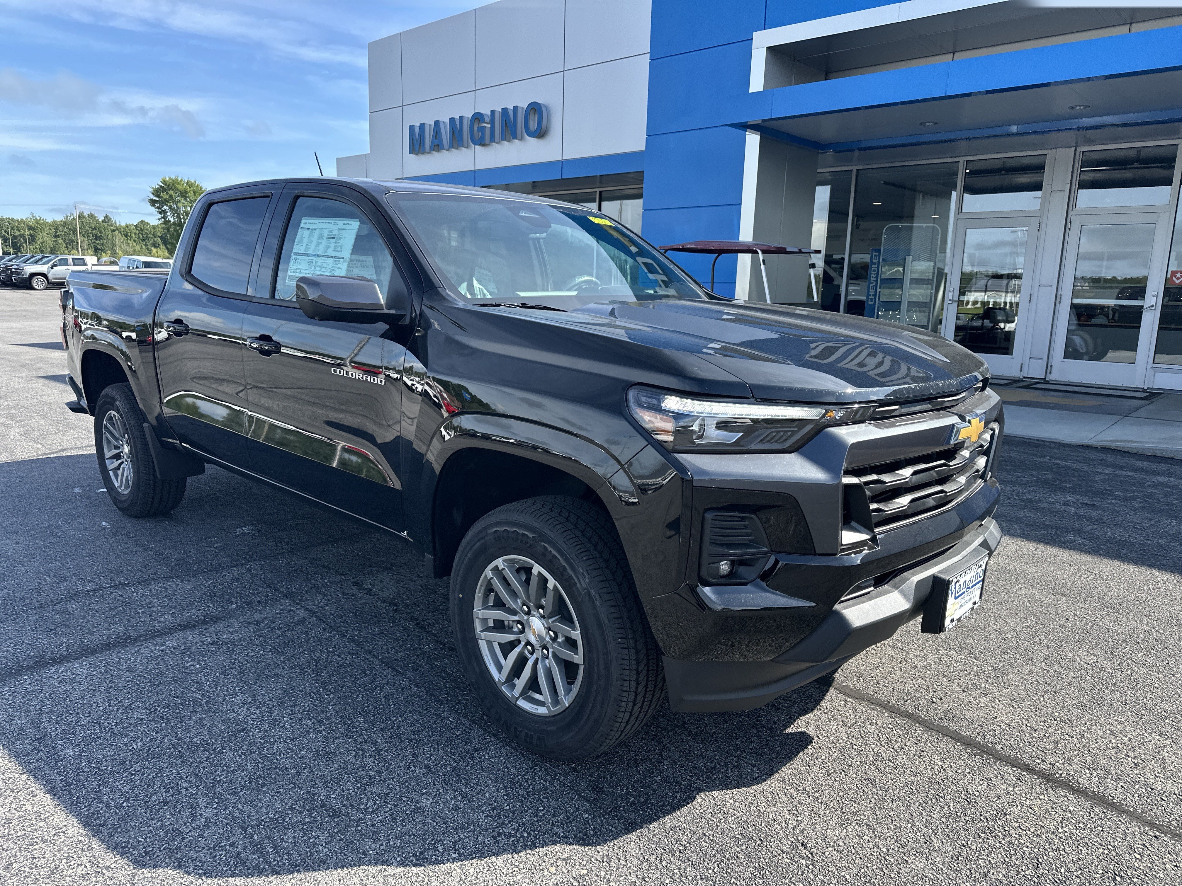 New 2026 Chevrolet Colorado LT w/ LT Convenience Package AWD/4WD image 2