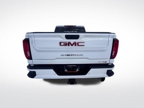 Used 2022 GMC Sierra 2500 AT4 w/ AT4 Preferred Package image 5