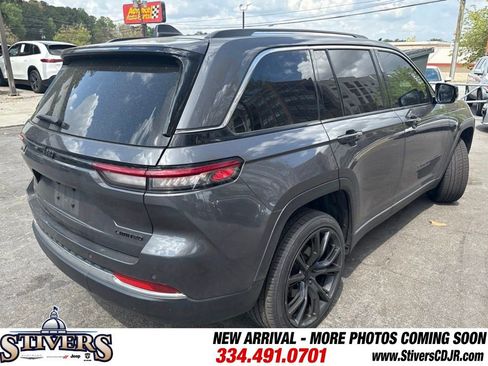 Used 2022 Jeep Grand Cherokee Limited image 5