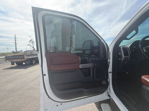 Used 2022 Ford F350 Platinum AWD/4WD image 10