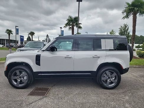 New 2026 Land Rover Defender 110 X-Dynamic SE AWD/4WD image 2