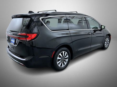 Used 2021 Chrysler Pacifica Touring-L image 5