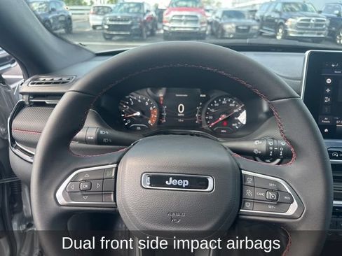 Used 2024 Jeep Compass Trailhawk w/ Trailhawk Convenience Group AWD/4WD image 13