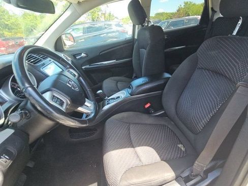 Used 2019 Dodge Journey SE w/ Premium Group AWD/4WD image 3