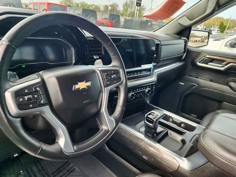 Used 2024 Chevrolet Silverado 1500 LTZ w/ LTZ Convenience Package II AWD/4WD image 15