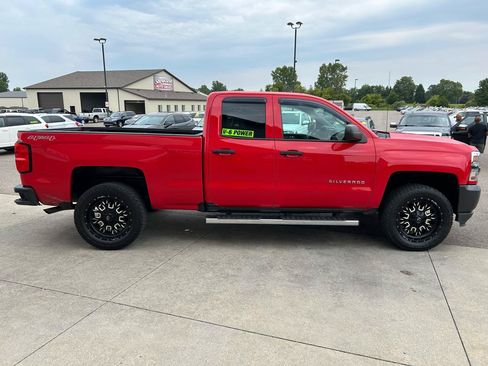 Used 2017 Chevrolet Silverado 1500 W/T w/ WT Convenience Package AWD/4WD image 4