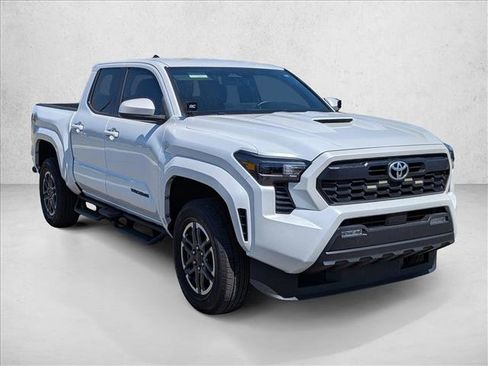 Used 2024 Toyota Tacoma TRD Sport image 3