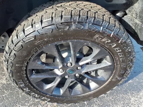 Certified 2025 Jeep Wrangler Unlimited Sahara AWD/4WD image 5