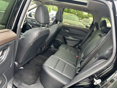 Used 2023 Nissan Rogue SV w/ SV Premium B Package AWD/4WD image 15