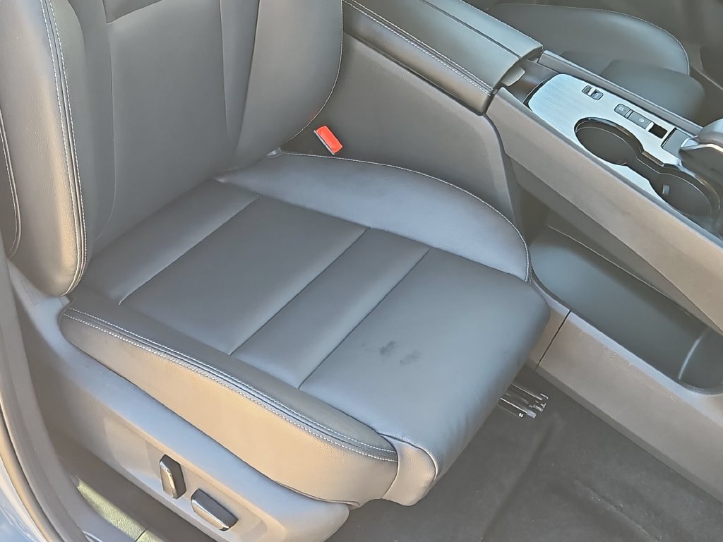 Used 2025 Nissan Rogue SL w/ SL Premium Package FWD image 31