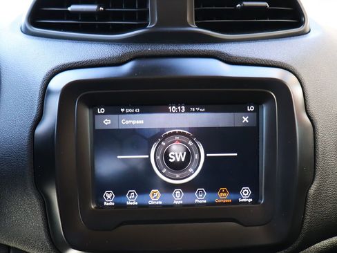 Used 2019 Jeep Renegade Latitude FWD image 50
