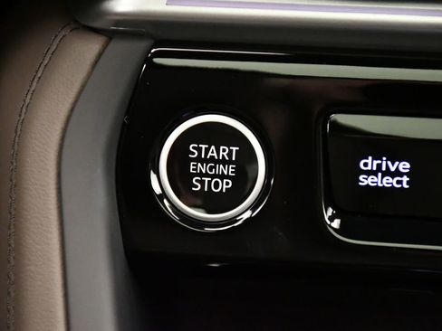 Certified 2025 Audi Q5 Premium w/ Convenience Package image 28