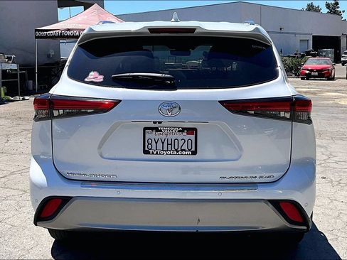 Used 2022 Toyota Highlander Platinum AWD/4WD image 5
