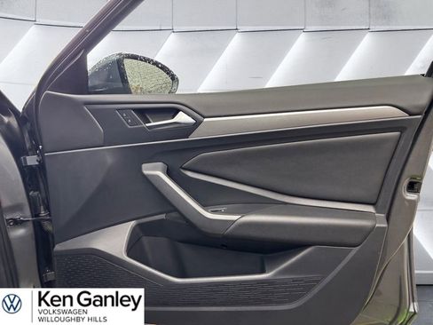Certified 2021 Volkswagen Jetta FWD image 23