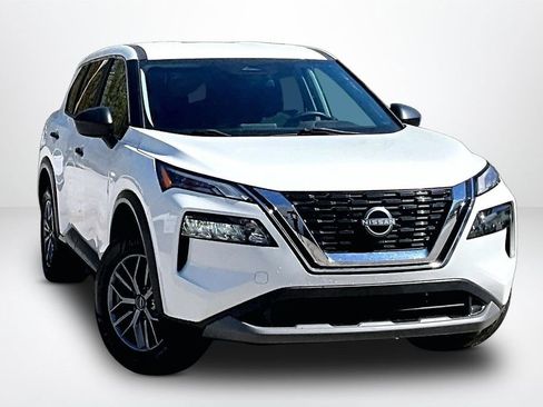 Used 2023 Nissan Rogue S FWD image 3