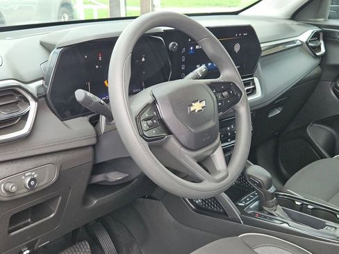 Used 2025 Chevrolet TrailBlazer LT AWD/4WD image 13
