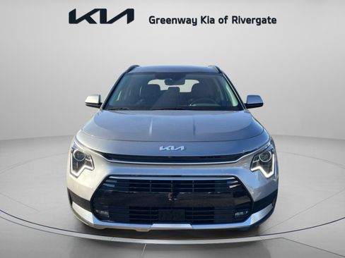 New 2025 Kia Niro EX Touring image 2