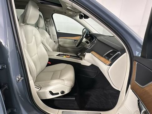 Used 2021 Volvo XC90 T6 Momentum AWD/4WD image 31
