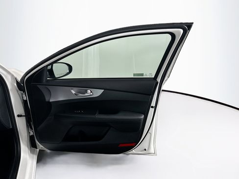 Used 2024 Kia Forte LXS image 29