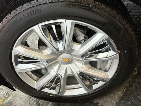 Used 2024 Chevrolet Silverado 1500 High Country w/ High Country Premium Package image 16