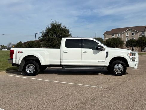 Used 2022 Ford F350 Lariat w/ Lariat Value Package image 5