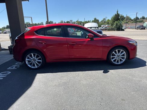 Used 2017 MAZDA MAZDA3 Touring image 8
