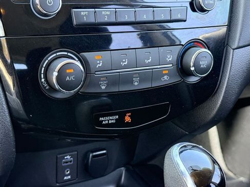 Used 2017 Nissan Rogue S image 23