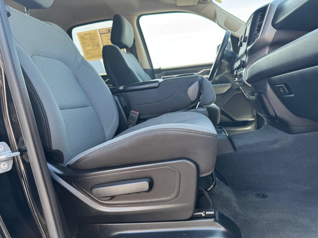 Used 2019 RAM 1500 Big Horn AWD/4WD image 12