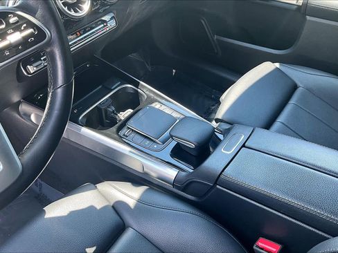 Used 2021 Mercedes-Benz GLB 250 image 16