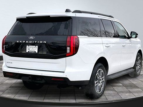 New 2025 Ford Expedition Active image 5