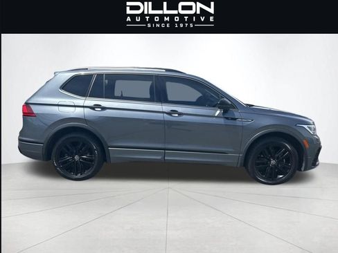 Used 2022 Volkswagen Tiguan SE R-Line AWD/4WD image 17