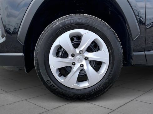 Used 2025 Toyota RAV4 LE image 11