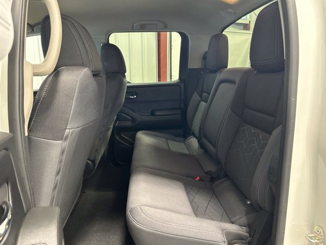 Used 2025 Nissan Frontier SV AWD/4WD image 16
