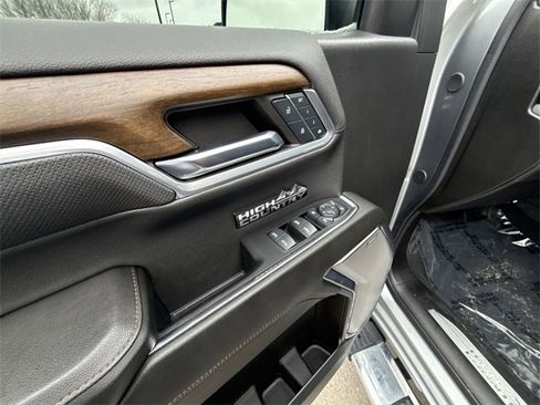 Used 2024 Chevrolet Silverado 1500 High Country w/ Technology Package image 13