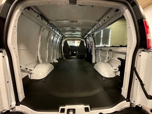 New 2025 Chevrolet Express 2500 Extended image 14