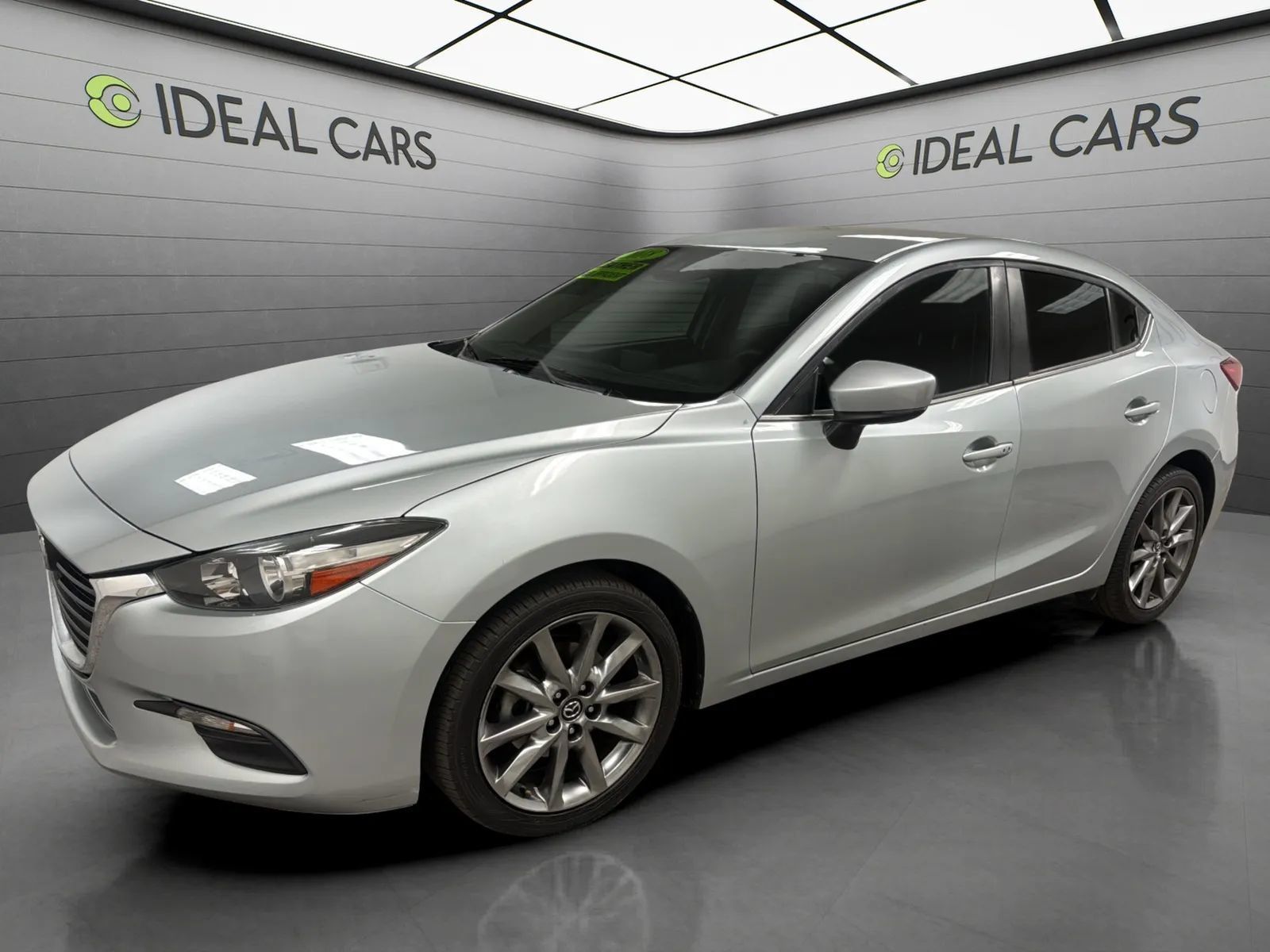 Used 2018 MAZDA MAZDA3 Touring FWD image 1