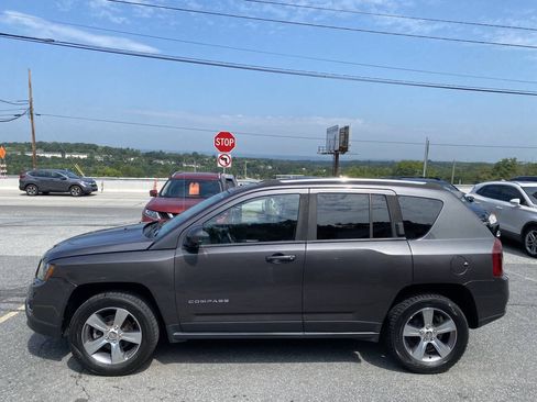 Used 2016 Jeep Compass High Altitude AWD/4WD image 8