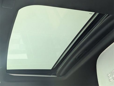 Used 2021 Chevrolet Silverado 2500 High Country w/ Technology Package image 13